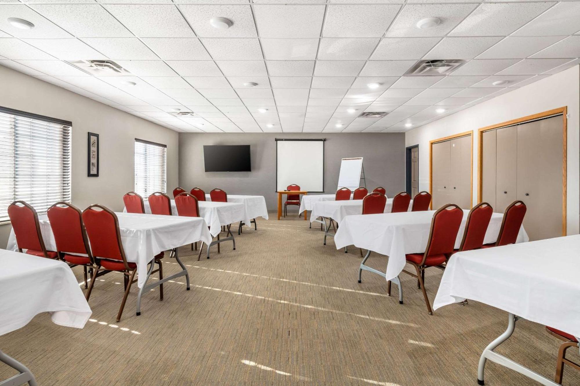 Country Inn & Suites By Radisson, Watertown, Sd Экстерьер фото