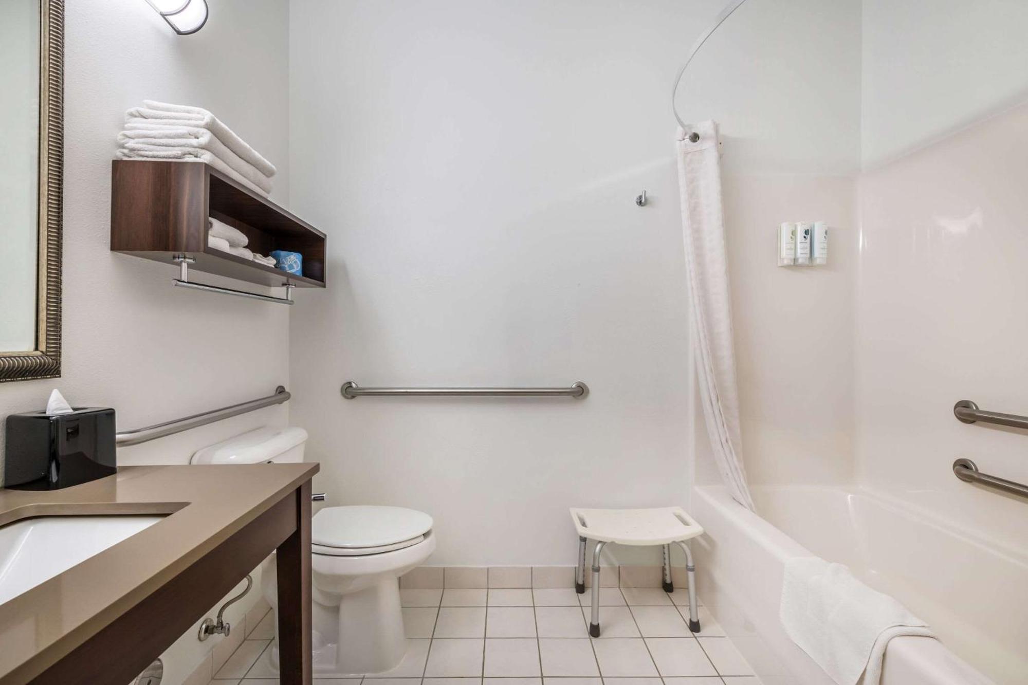 Country Inn & Suites By Radisson, Watertown, Sd Экстерьер фото